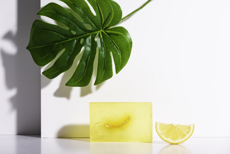 OLIVE TOUCH SOAP  LEMON 100GR 